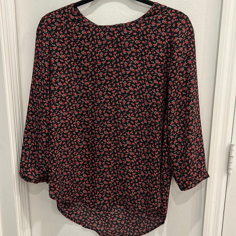 Forever 21 Floral Rose Print 3 quarter length sleeve blouse Size large